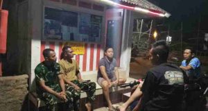 Dukung Suksesnya TMMD Reguler ke-130, Satgas TMMD Turut Andil Ronda Malam Bersama Warga