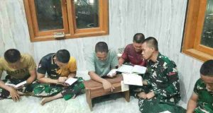 Bersama Guna Perkuat Keimanan, Satgas TMMD Mengaji Bersama Warga Desa Sembung