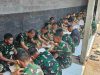 Sederhana Tapi Penuh Kebersamaan, Satgas TMMD Nikmati Makan Siang Bersama di Desa Sembung