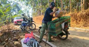 Dukungan Logistik Terus Mengalir, Warga Kedawung dan Kalangsono Berikan Konsumsi bagi Anggota Satgas TMMD