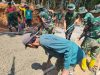 Semangat Membara, Satgas TMMD Reguler ke-130 Kodim 0736/Batang Bersama Warga Percepat Pengecoran Jalan Desa Sembung